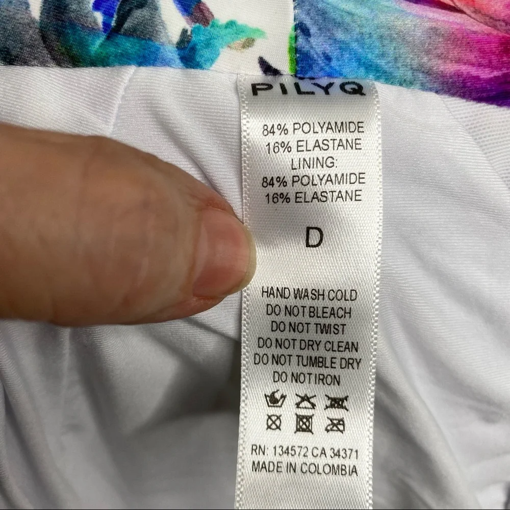 Pily Q Lanai Embroidered Ruffle Bandeau Bikini Top Size D Cup ties in Back NEW